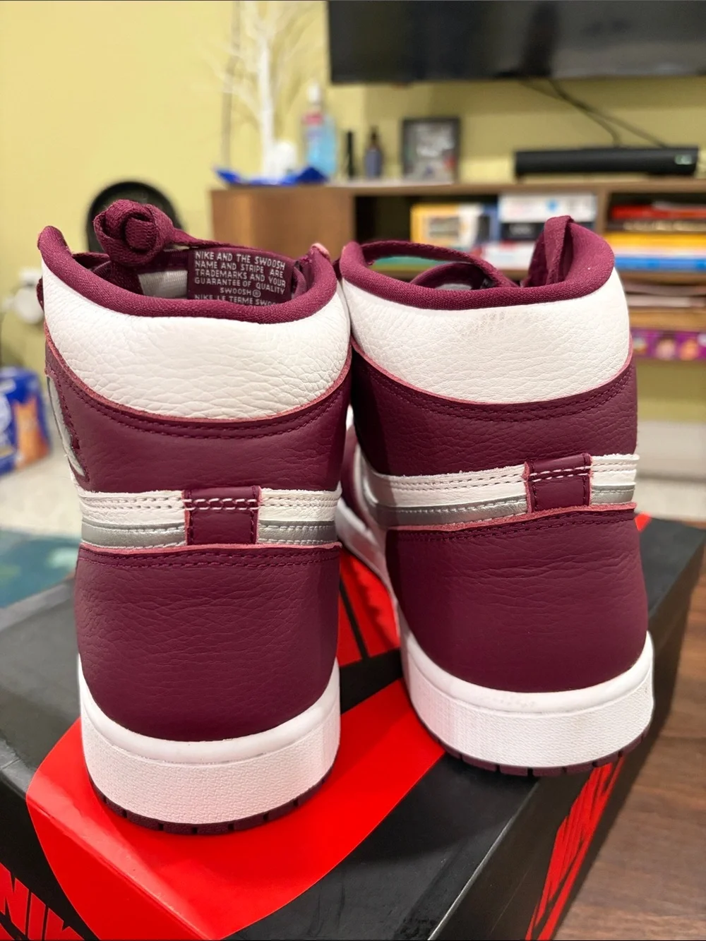 Air Jordan 1 Retro High OG Bordeaux Sz 9.5 Men’s